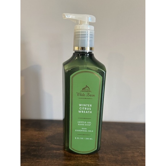 White Barn Winter Citrus Wreath Cleansing Gel Hand Soap 8 fl oz 236 ml - Picture 1 of 3